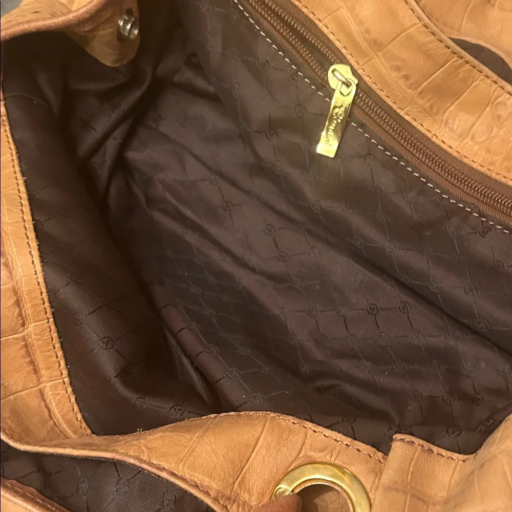 Elegant Tan Croc-Embossed leather Hobo Bag - Picture 6 of 13